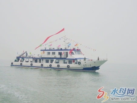 長(zhǎng)島海上游船只又添新成員 天資游船抵島