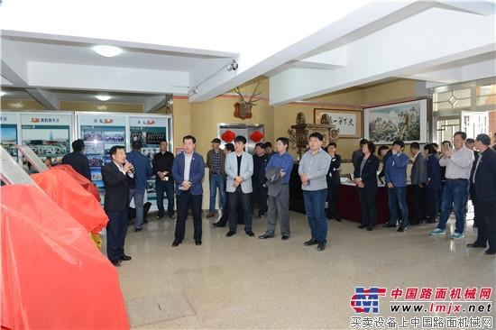 長(zhǎng)島縣委組織部一行來(lái)賓參觀考察方圓集團(tuán)