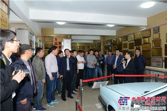 長(zhǎng)島縣委組織部一行來(lái)賓參觀考察方圓集團(tuán)