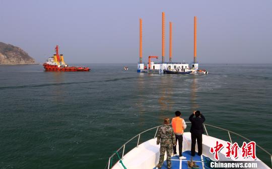 中國首個漁業(yè)多功能平臺在山東長島投用（圖）