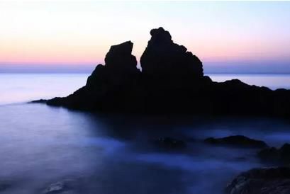 同時(shí)夏季也是長島出現(xiàn)海市蜃樓最頻繁的時(shí)節(jié)，特別是雨后，夏季來長島可以觀黃海日出、渤海日落，如果足夠幸運(yùn)，還可以欣賞到海市蜃樓，這樣絕對不虛此行。