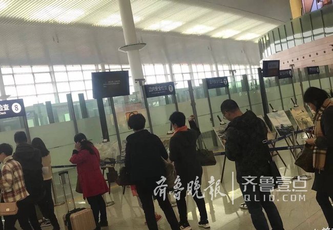 圍觀|清華美院藝術(shù)家長(zhǎng)島寫生作品在煙臺(tái)展出