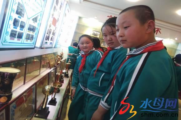 大欽島中心小學(xué)收到駐島邊防官兵的六一厚禮 3.jpg