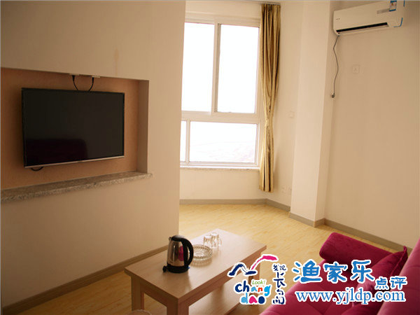 12長(zhǎng)島小謝觀海公寓海景情侶大床房客廳